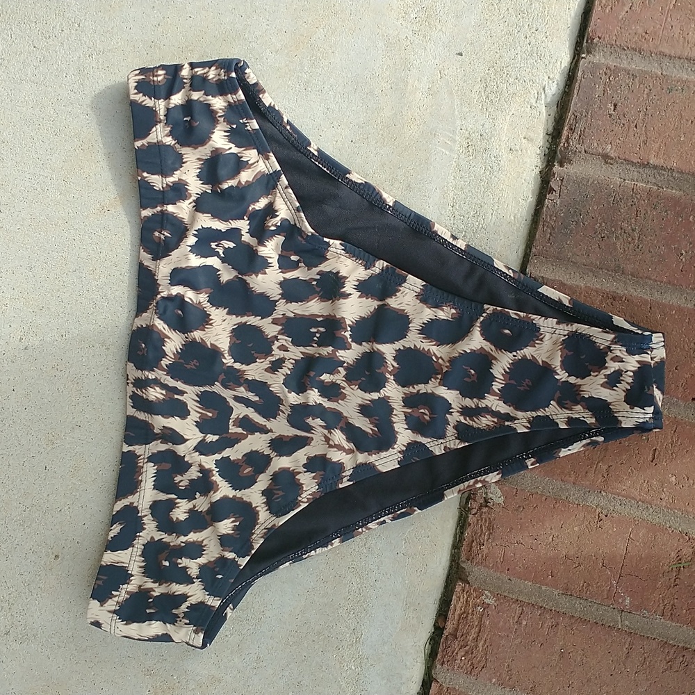 Leopard swim bottoms